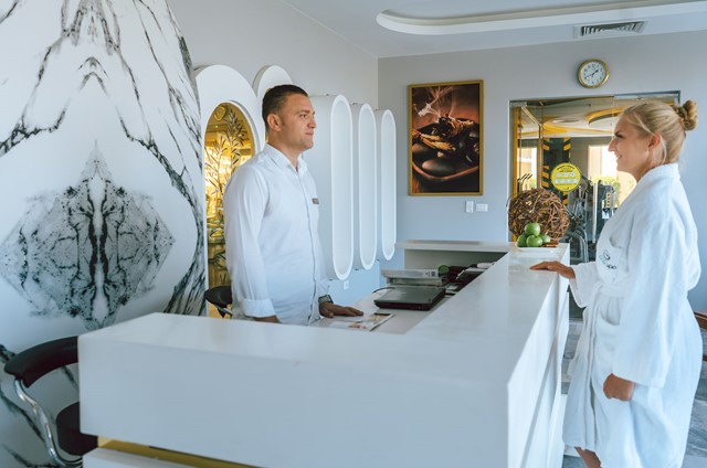 Amwaj Blue Beach Resort